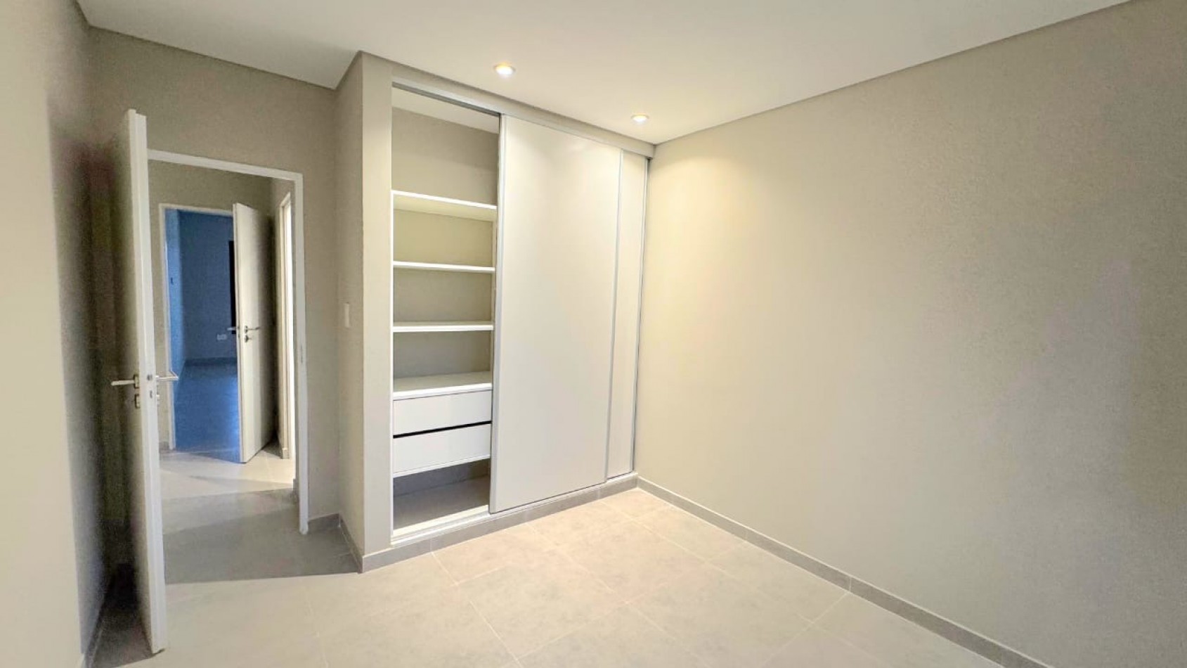 A Estrenar! B° Privado Las Cañas - Casa de 3D + Terreno de 403 m2 Central 