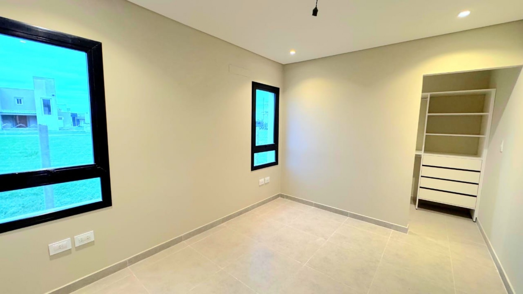 A Estrenar! B° Privado Las Cañas - Casa de 3D + Terreno de 403 m2 Central 