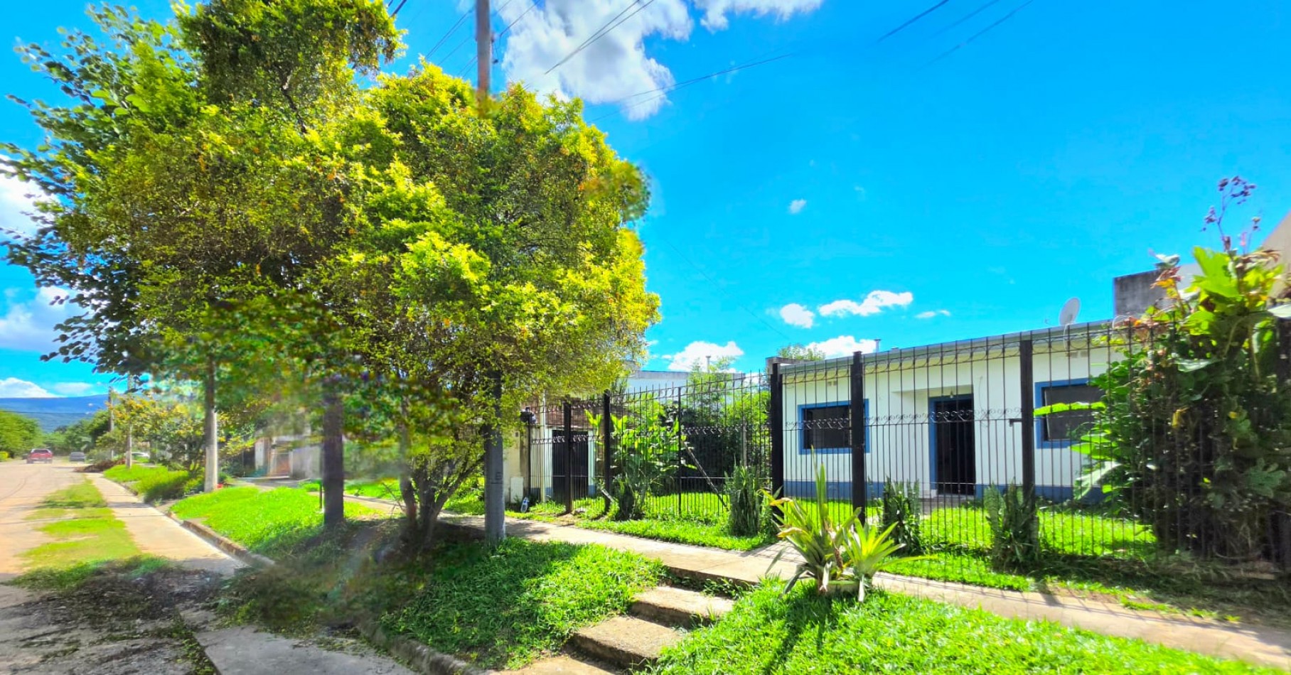 B° Los Psicologos Villa Carmela- Casa de 2D + Fondo + Cochera