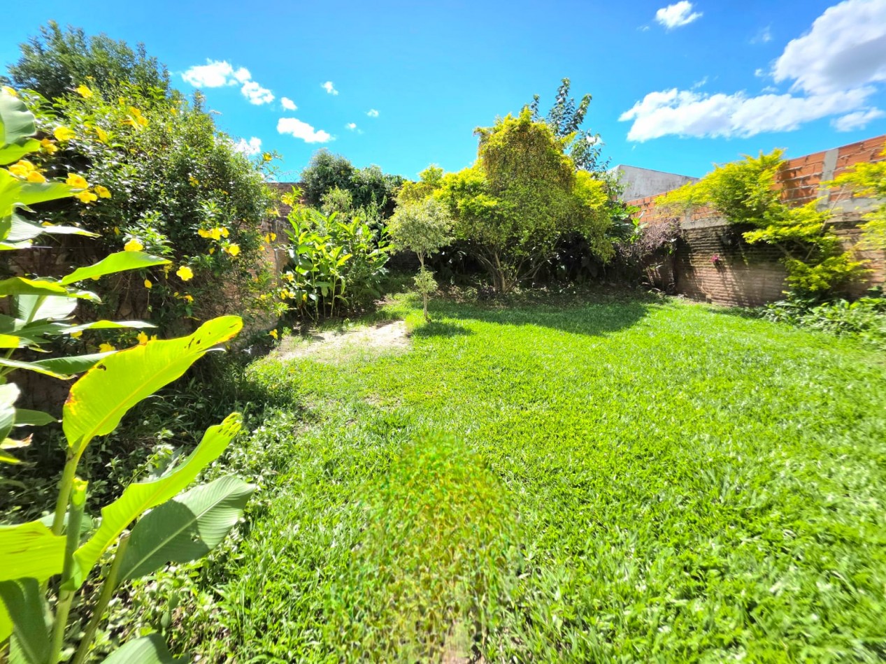 B° Los Psicologos Villa Carmela- Casa de 2D + Fondo + Cochera