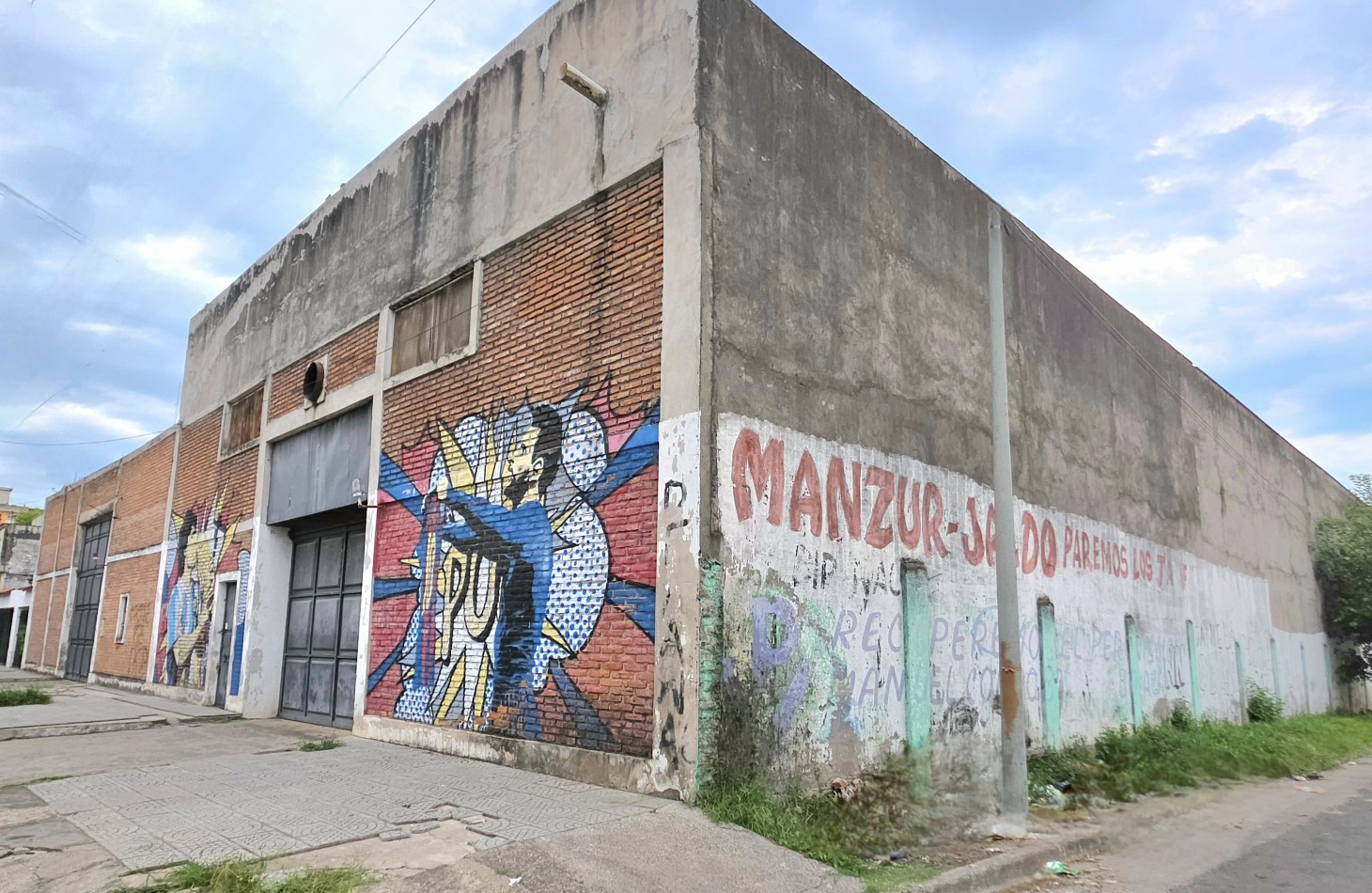 Alquiler!!! Galpon Esquina Congreso al 1000 - 1400 m2 Cubiertos y 1500 m2 Descubiertos  Esquina 