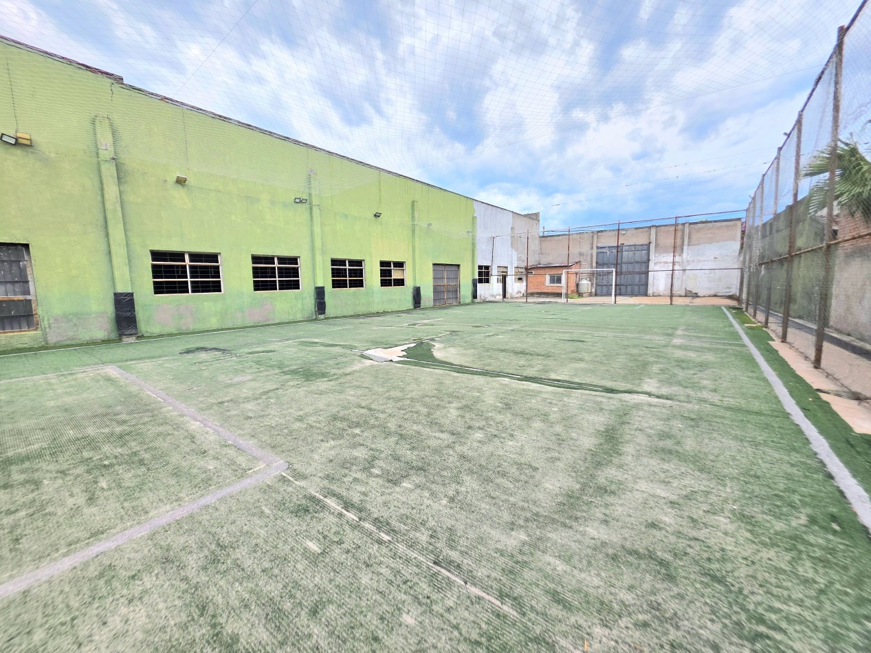 Alquiler!!! Galpon Esquina Congreso al 1000 - 1400 m2 Cubiertos y 1500 m2 Descubiertos  Esquina 