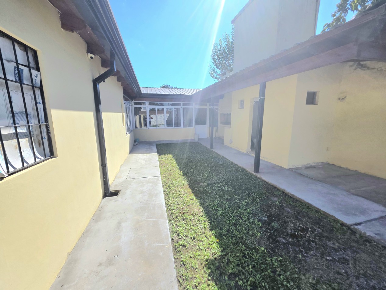 B° Ampliacion Kennedy Casa 1 Dormitorio c/ Quincho c/ Pileta Pje. Saenz Peña 3155