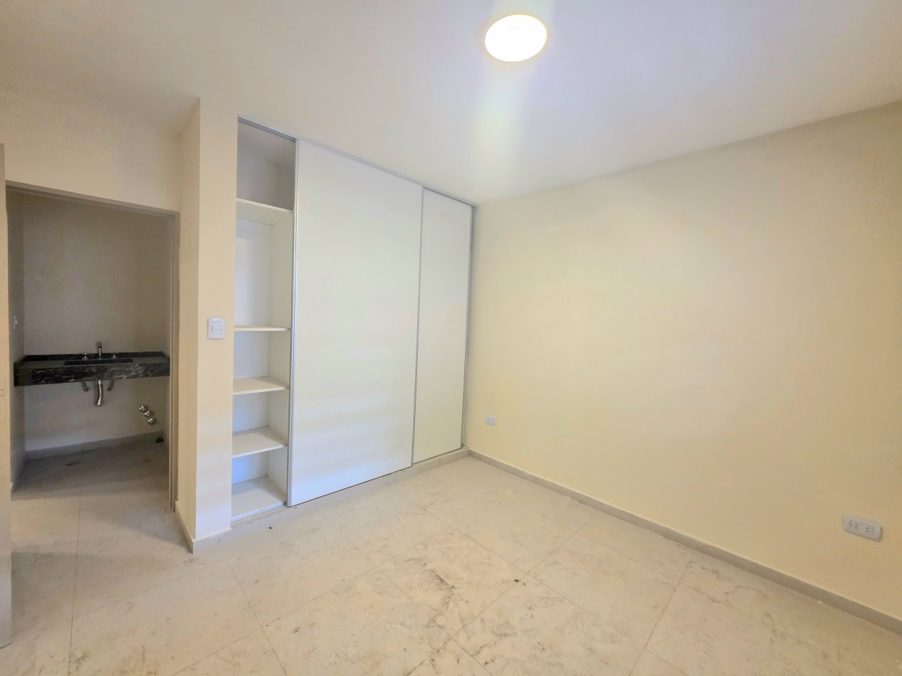 A estrenar! A 20 mts. Av. Mate de Luna 4100 Fte. Parque Guillermina Casa de 3D + Cochera + Fondo