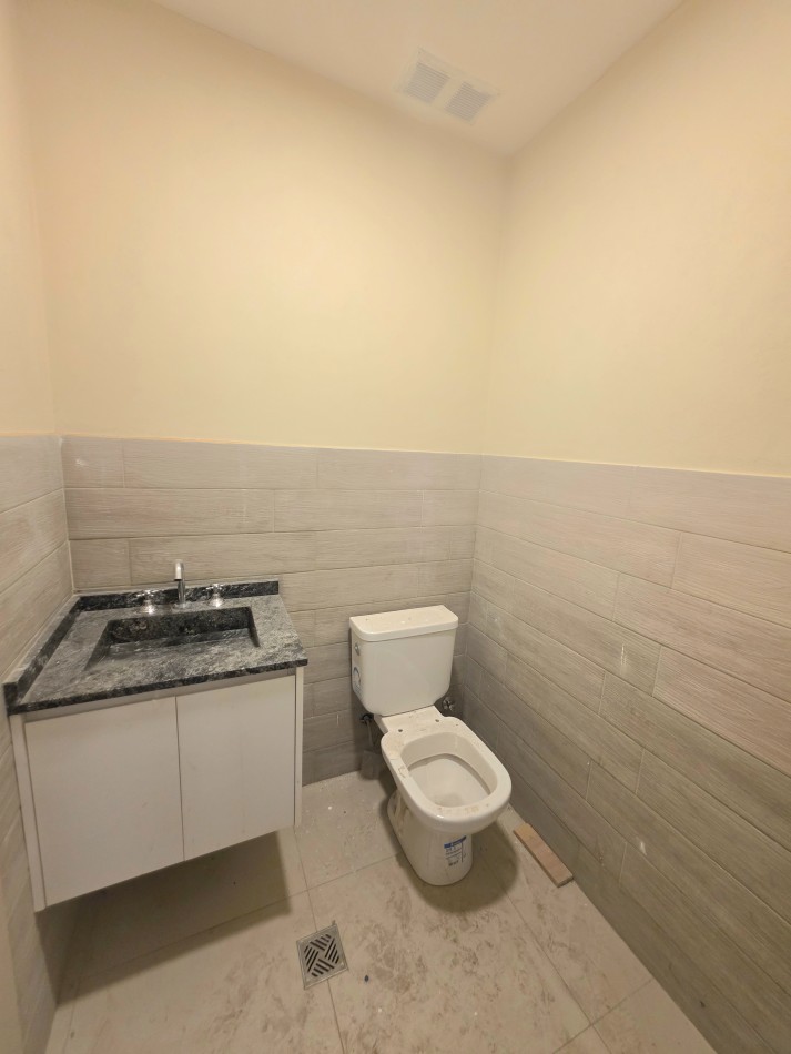 A estrenar! A 20 mts. Av. Mate de Luna 4100 Fte. Parque Guillermina Casa de 3D + Cochera + Fondo