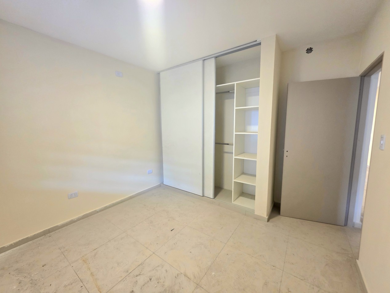 A estrenar! A 20 mts. Av. Mate de Luna 4100 Fte. Parque Guillermina Casa de 3D + Cochera + Fondo