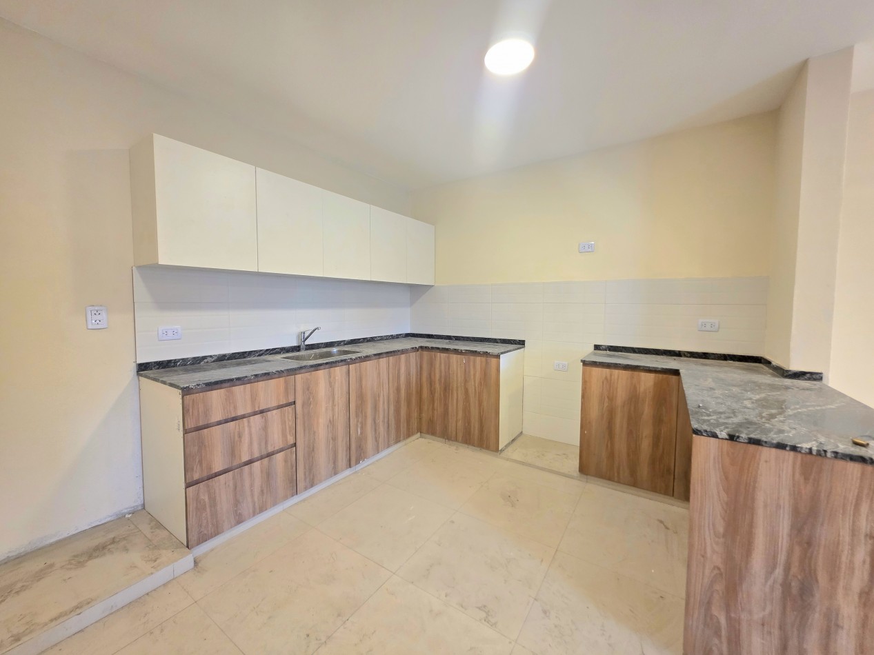 A estrenar! A 20 mts. Av. Mate de Luna 4100 Fte. Parque Guillermina Casa de 3D + Cochera + Fondo