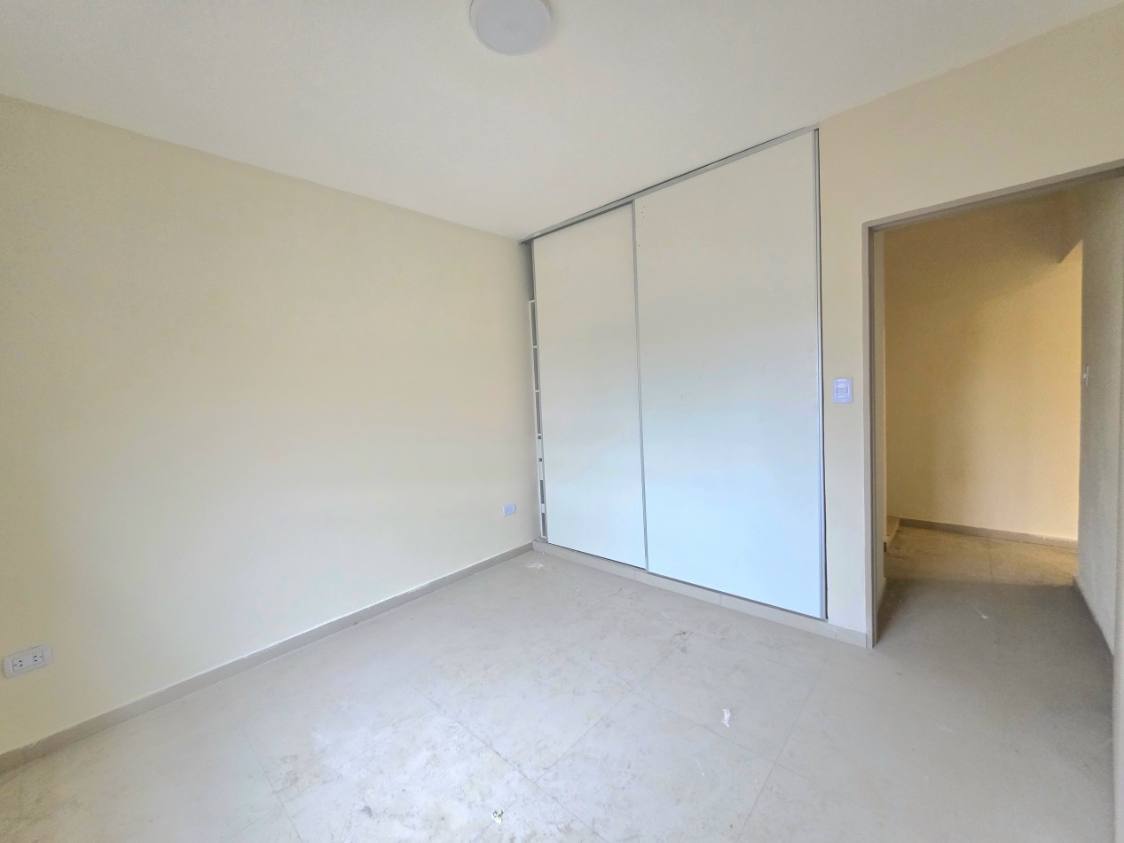 A estrenar! A 20 mts. Av. Mate de Luna 4100 Fte. Parque Guillermina Casa de 3D + Cochera + Fondo