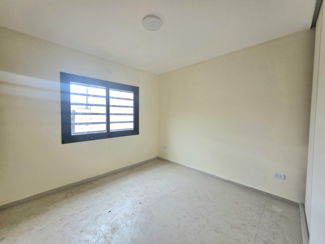 A estrenar! A 20 mts. Av. Mate de Luna 4100 Fte. Parque Guillermina Casa de 3D + Cochera + Fondo