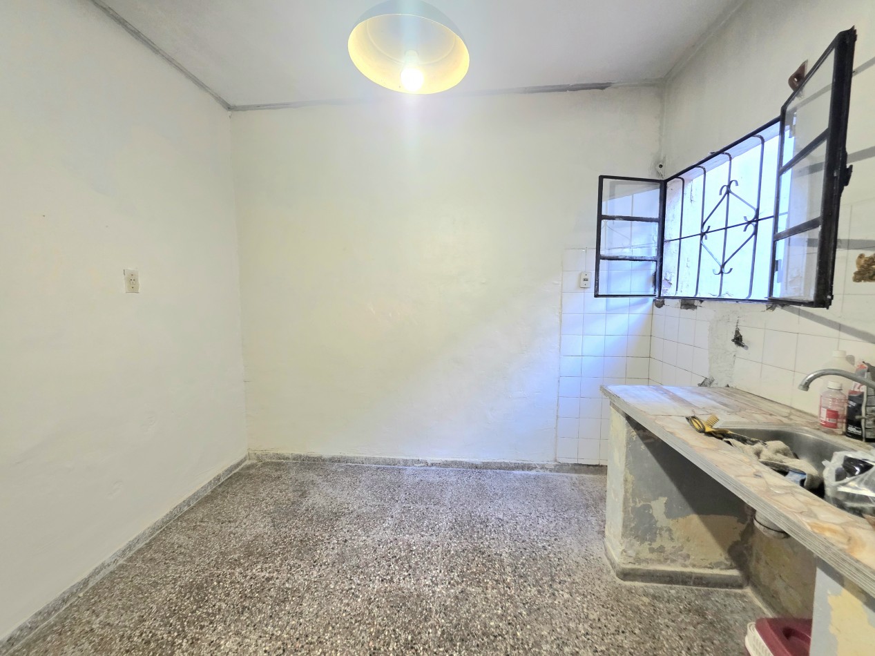 C/ Chacabuco 483- Casa de 3D + Fondo + Patio Ideal Comercio/ Casa