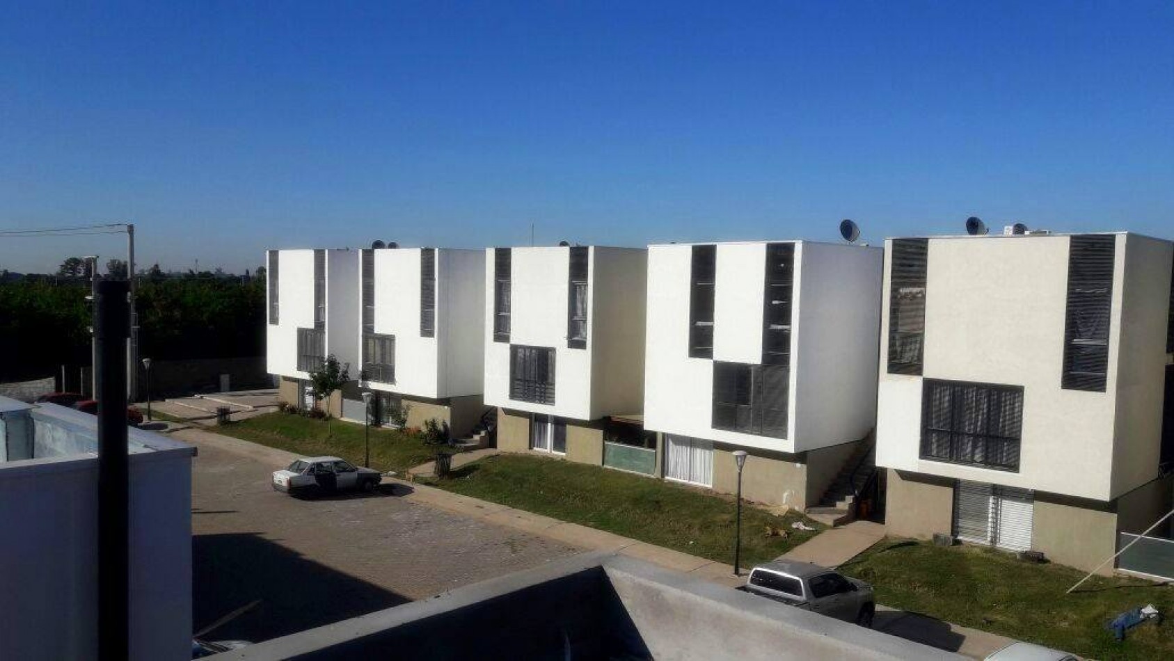 Alt. Av. America al 1800 - Duplex 2 Dormitorios Condominio Cerrado c/ Amenities 