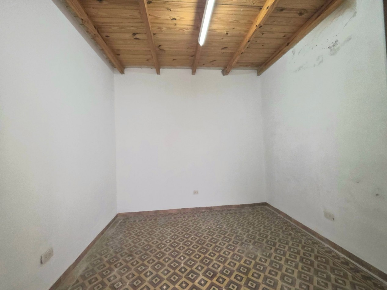 Alt. Av. Alem 100 - Casa de 10 dormitorios Ideal Pension o Actividad Comercial ( Pje. Almirante Brown 1429)
