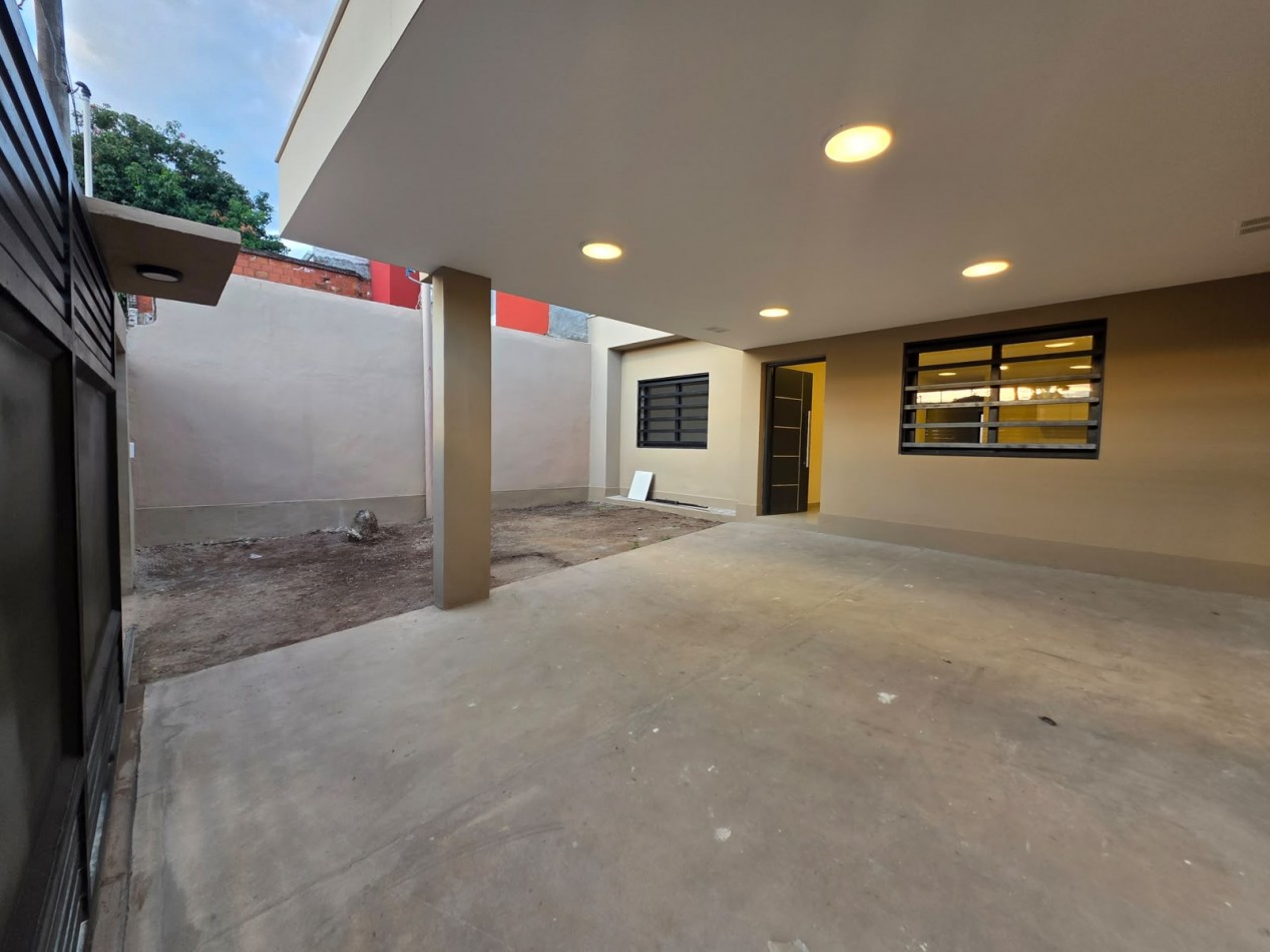 A estrenar! A 20 mts. Av. Mate de Luna 4100 Fte. Parque Guillermina Casa de 3D + Cochera + Fondo