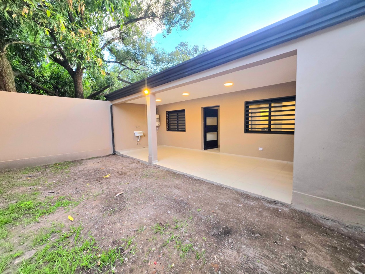 A estrenar! A 20 mts. Av. Mate de Luna 4100 Fte. Parque Guillermina Casa de 3D Cochera Fondo