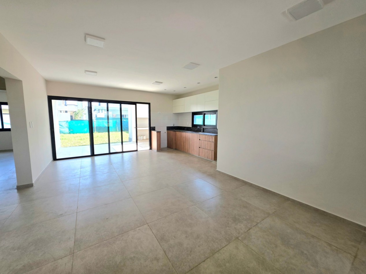 Country Viento Sur - APTA CREDITO HIPOTECARIO!! CASA DE 3 DORMITORIOS + COCHERA + PILETA A ESTRENAR!!!