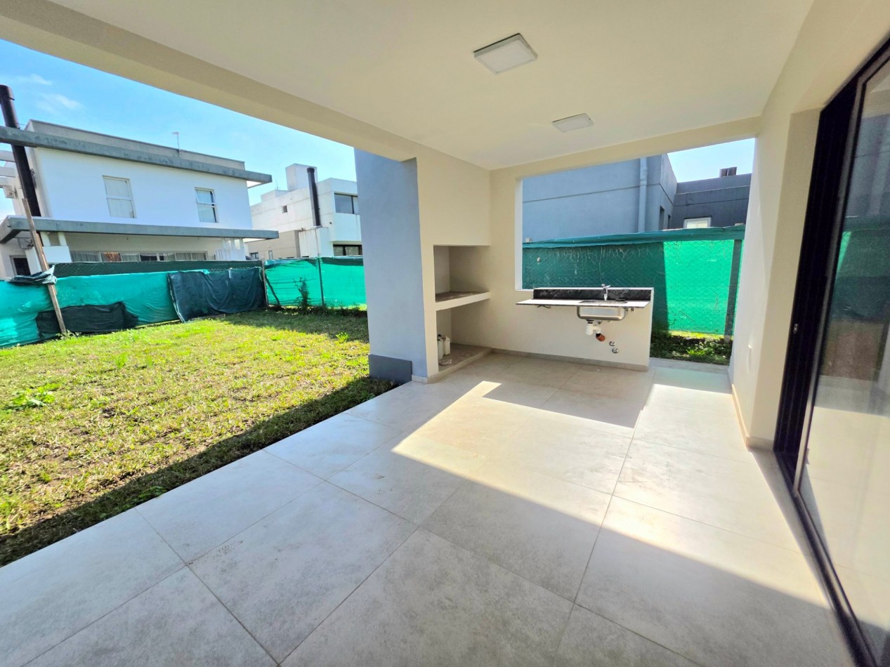 Country Viento Sur - APTA CREDITO HIPOTECARIO!! CASA DE 3 DORMITORIOS + COCHERA + PILETA A ESTRENAR!!!