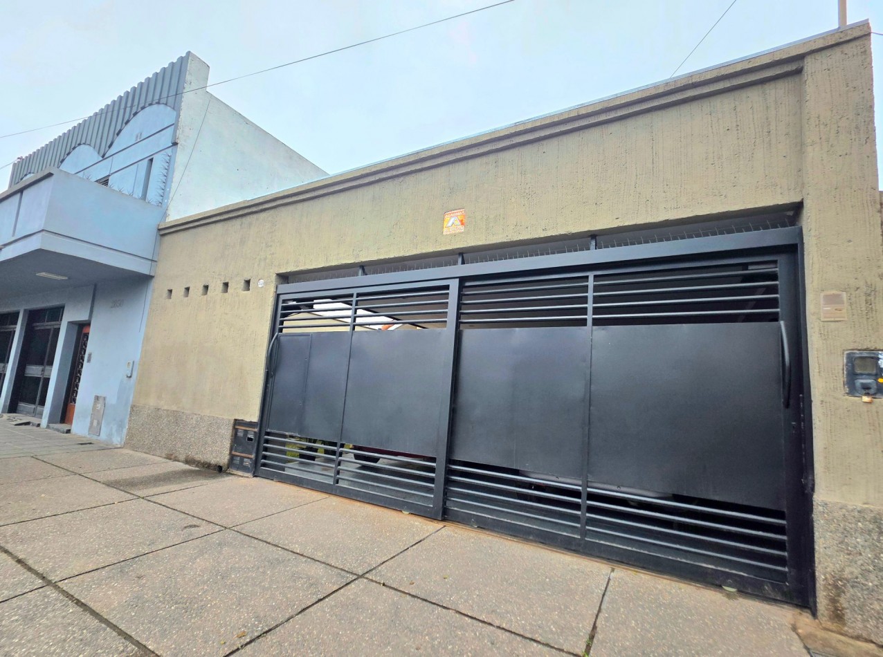 APTA CREDITO! VILLA LUJAN C/ MENDOZA AL 2800- CASA DE 3 DORMITORIOS C/ COCHERA Y PILETA 