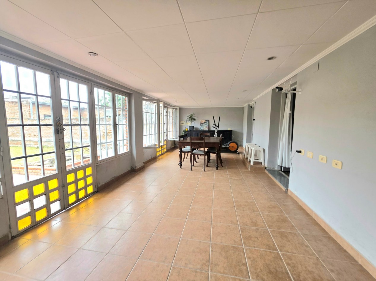 APTA CREDITO! VILLA LUJAN C/ MENDOZA AL 2800- CASA DE 3 DORMITORIOS C/ COCHERA Y PILETA 