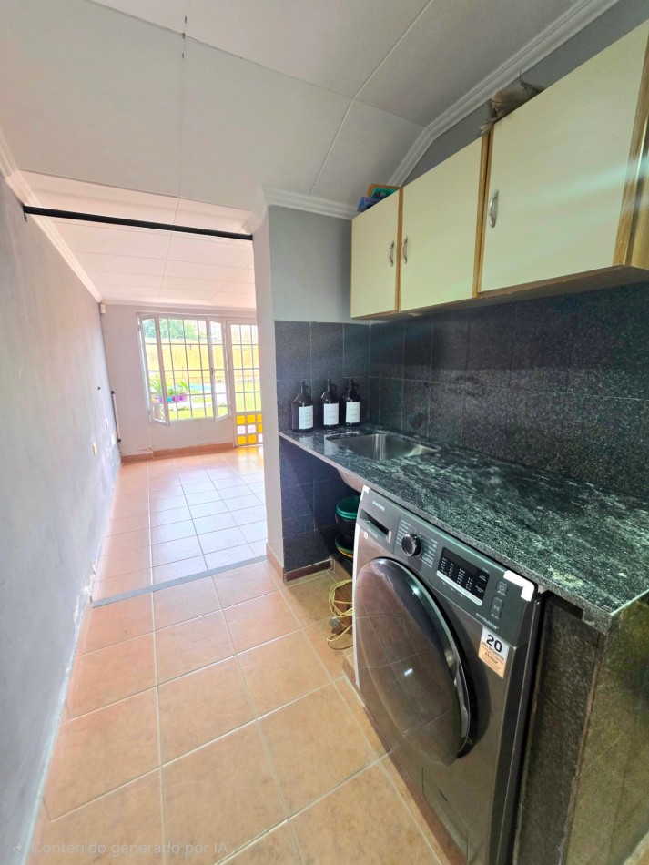 APTA CREDITO! VILLA LUJAN C/ MENDOZA AL 2800- CASA DE 3 DORMITORIOS C/ COCHERA Y PILETA 