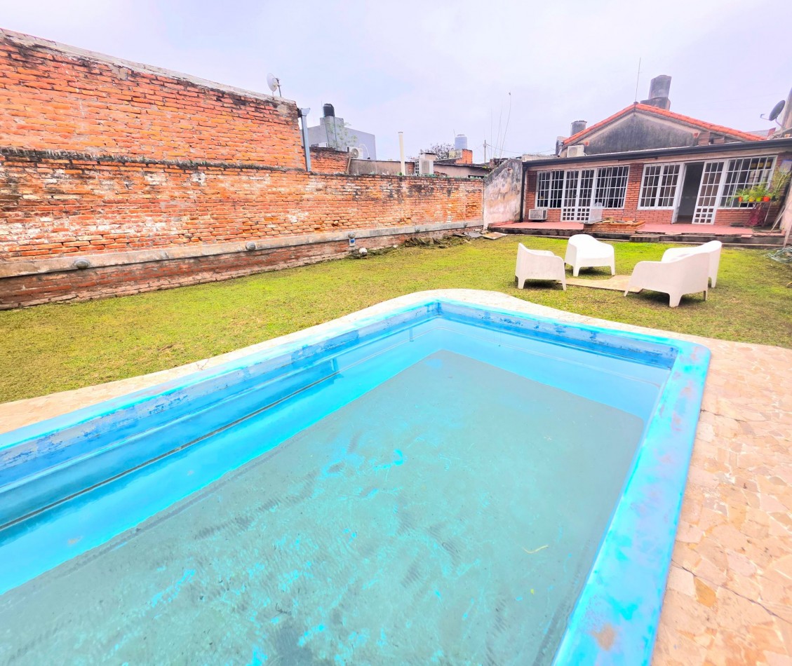 APTA CREDITO! VILLA LUJAN C/ MENDOZA AL 2800- CASA DE 3 DORMITORIOS C/ COCHERA Y PILETA 