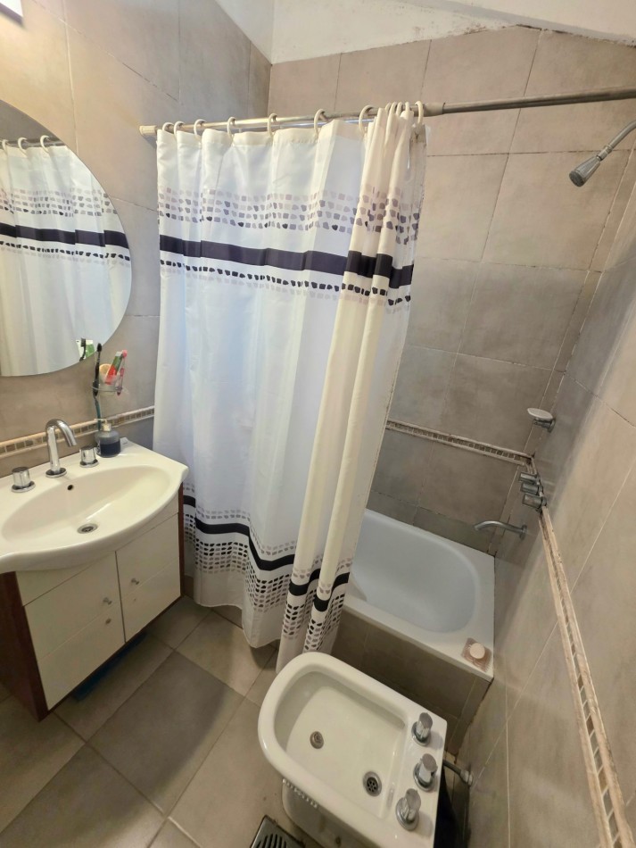 B° Privado Lomas de Yerba Buena- Casa de 3 Dormitorios + Oficina Terreno Central de 1070 m2