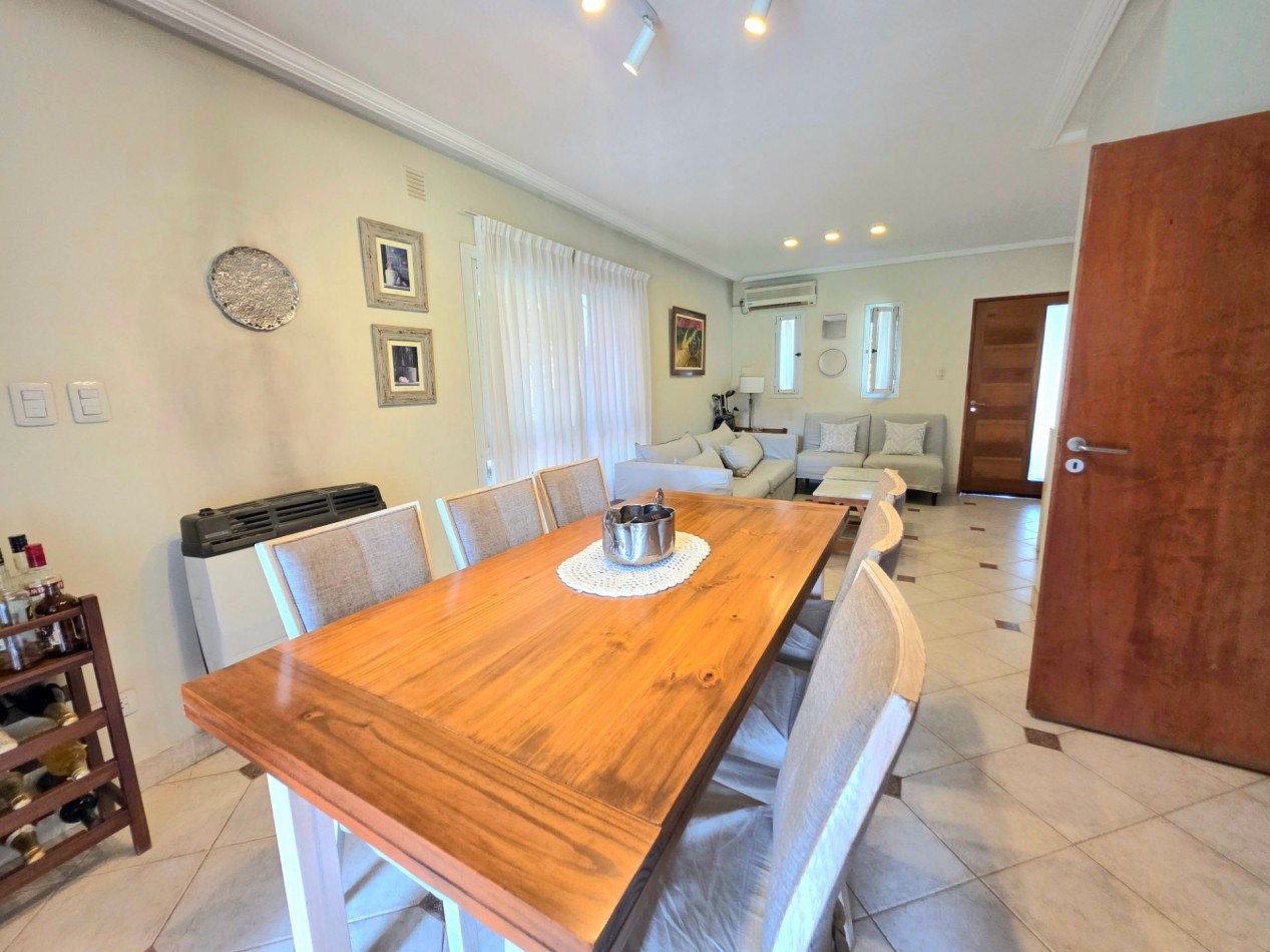 B° Privado Lomas de Yerba Buena- Casa de 3 Dormitorios + Oficina Terreno Central de 1070 m2