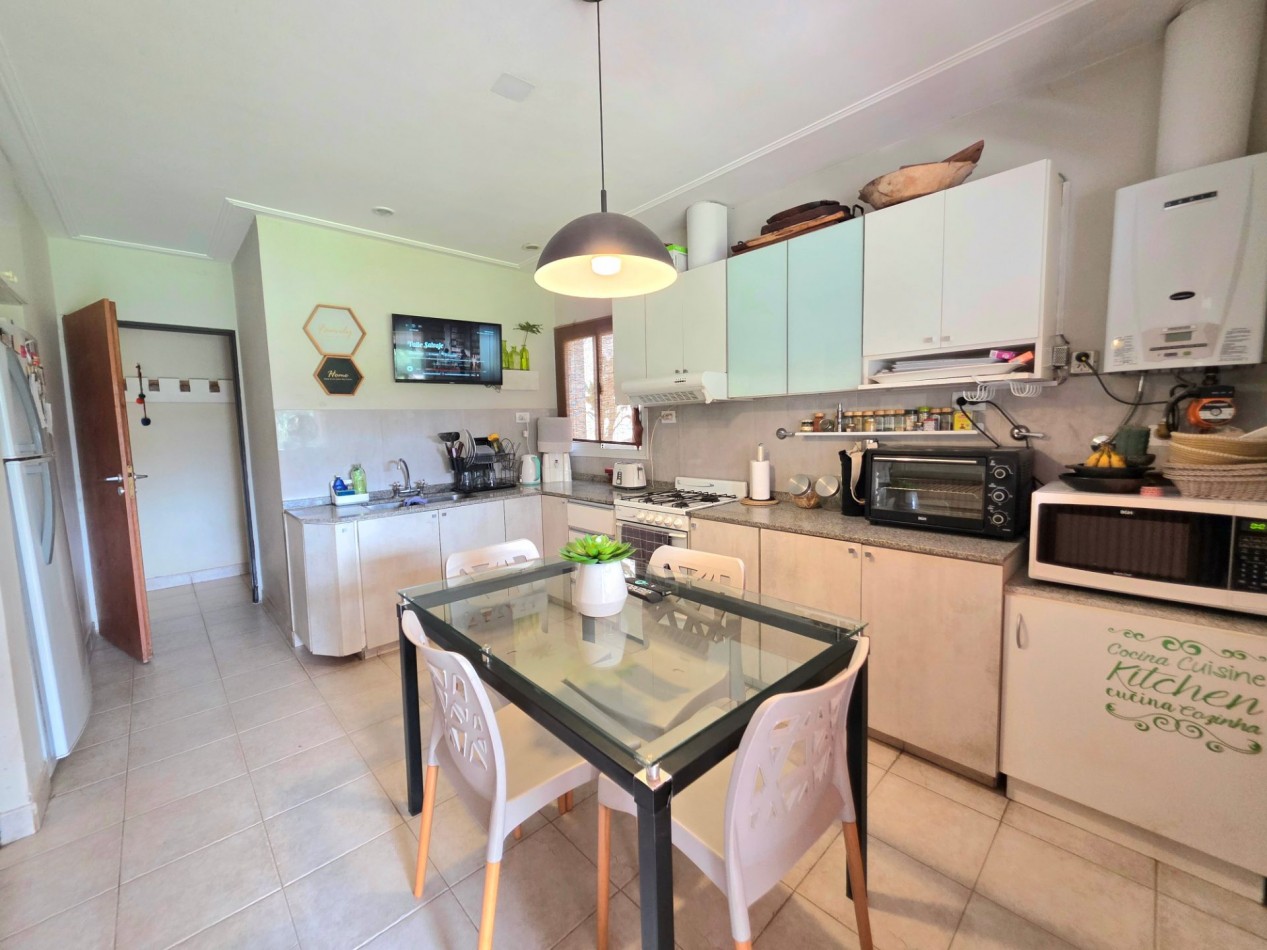B° Privado Lomas de Yerba Buena- Casa de 3 Dormitorios + Oficina Terreno Central de 1070 m2