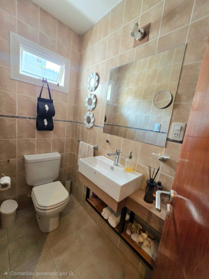 B° Privado Lomas de Yerba Buena- Casa de 3 Dormitorios + Oficina Terreno Central de 1070 m2