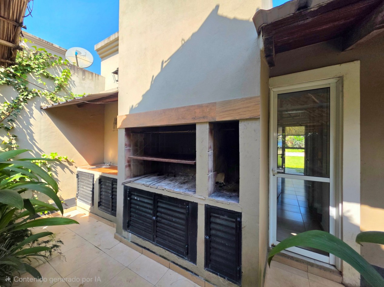 B° Privado Lomas de Yerba Buena- Casa de 3 Dormitorios + Oficina Terreno Central de 1070 m2