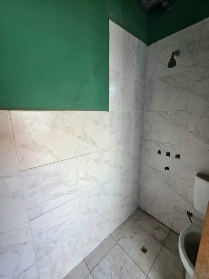 C/ Raul Colombres al 600 - Galpon + Local comercial Terreno de 300 m2