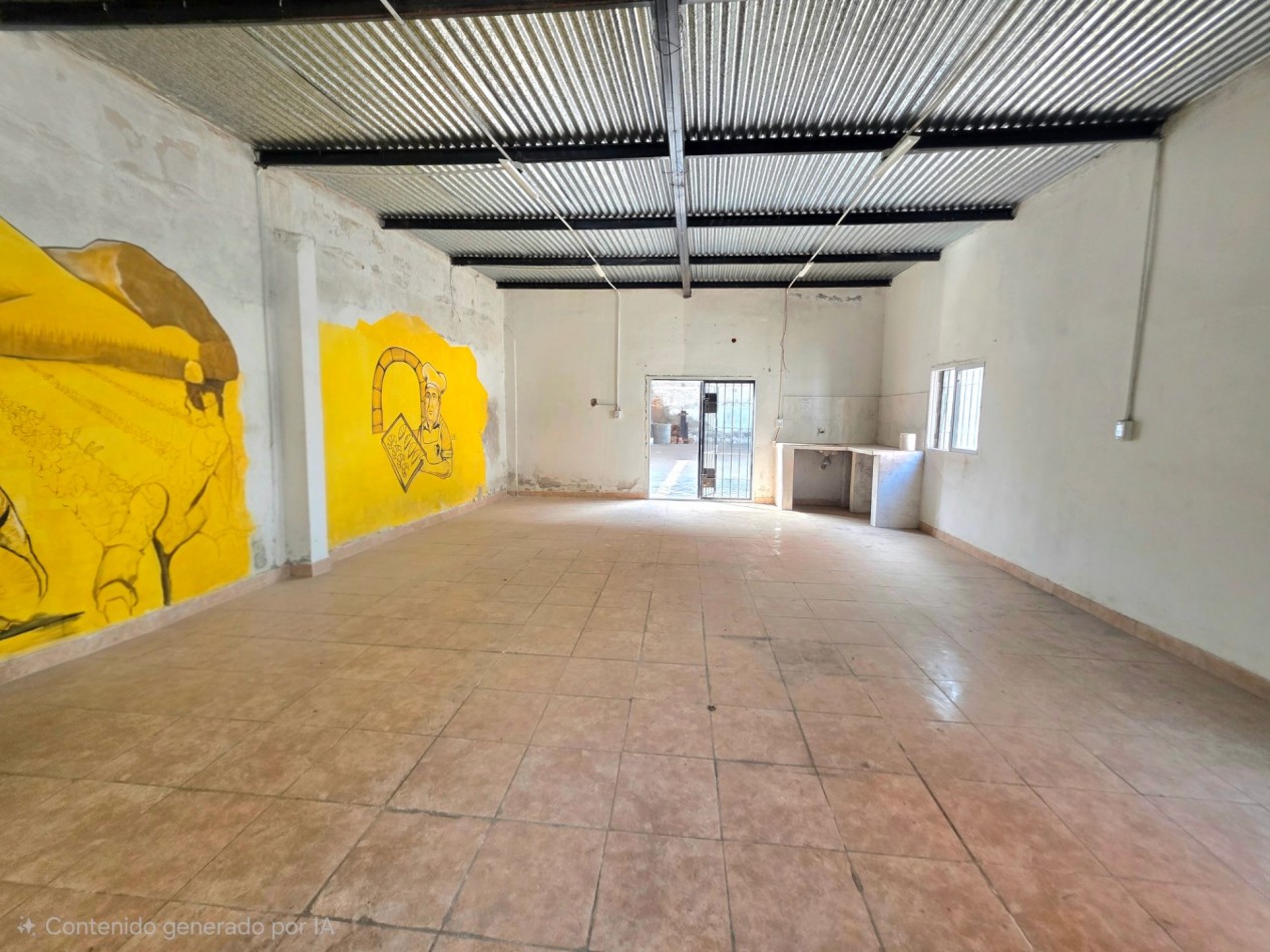 C/ Raul Colombres al 600 - Galpon + Local comercial Terreno de 300 m2
