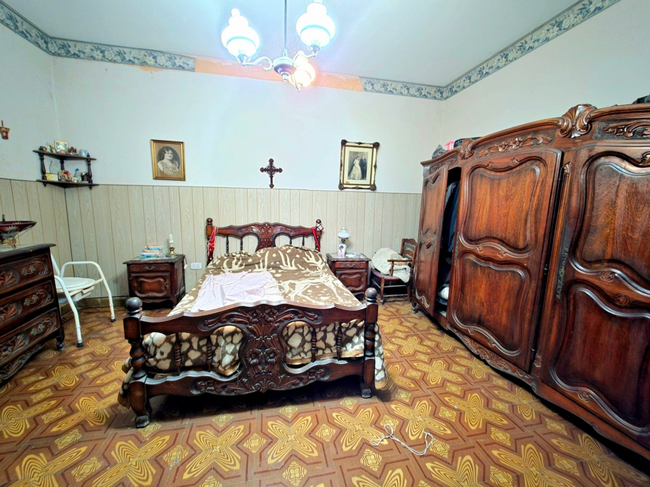 B° El Bosque c/ Asuncion al 500 - Casa de 4 Dormitorios + Galpon Terreno de 510 m2