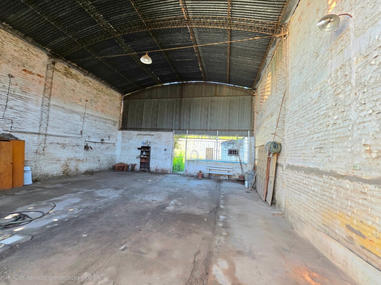 B° El Bosque c/ Asuncion al 500 - Casa de 4 Dormitorios + Galpon Terreno de 510 m2