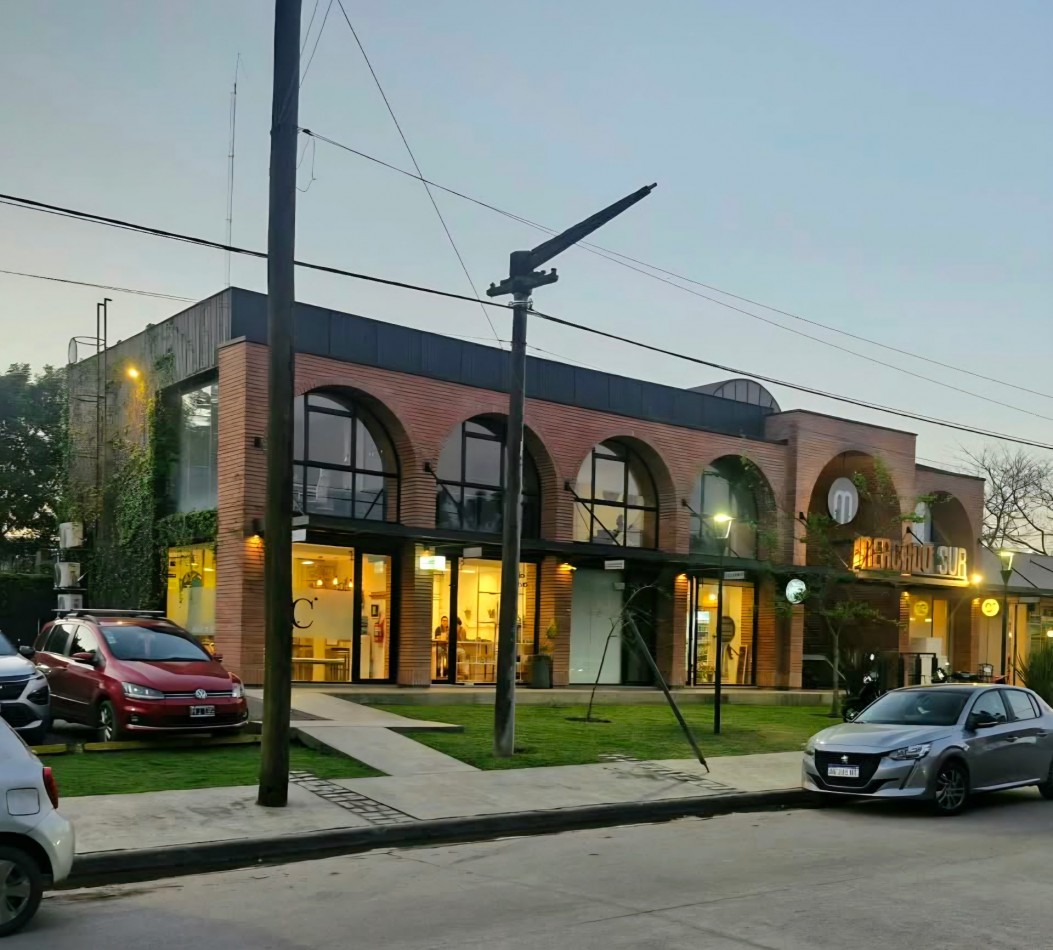 Yerba Buena c/ Lamadrid esq. Rossi Local en Planta Baja c/ Cochera Propia c/ Renta Ideal Ideal Inversor!!!