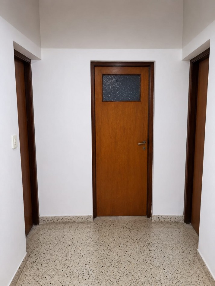 Termas de Rio Hondo - Casa Centrica - Pje. Emilio Mera 1° Cuadra de 2 Dormitorios c/ Fondo y Cochera 
