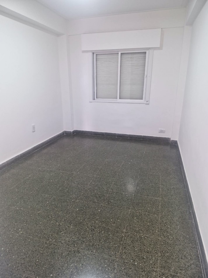 B° Norte - Departamento 2 dormitorios c/ Balcon al frente Muñecas 710