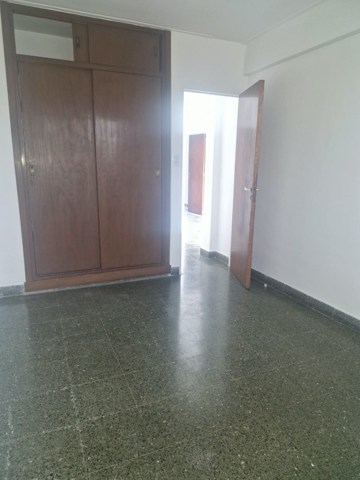 B° Norte - Departamento 2 dormitorios c/ Balcon al frente Muñecas 710
