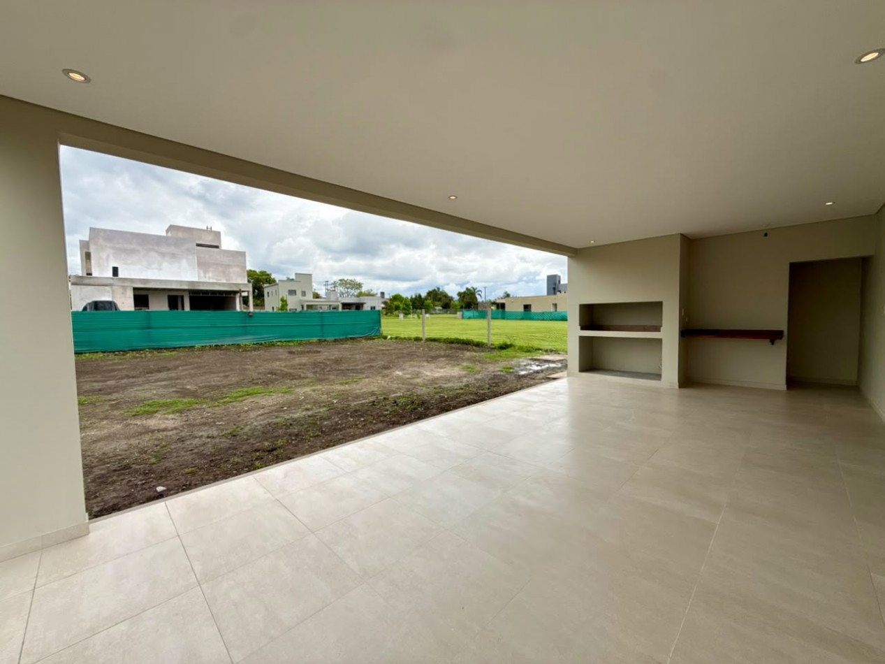 Country Las Cañas - Casa a estrenar de 3 Dormitorios + 3 baños+ Cochera. Terreno Central de 450 m2