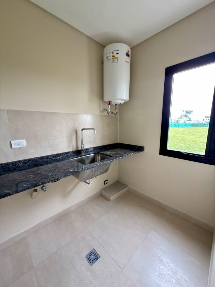 Country Las Cañas - Casa a estrenar de 3 Dormitorios + 3 baños+ Cochera. Terreno Central de 450 m2
