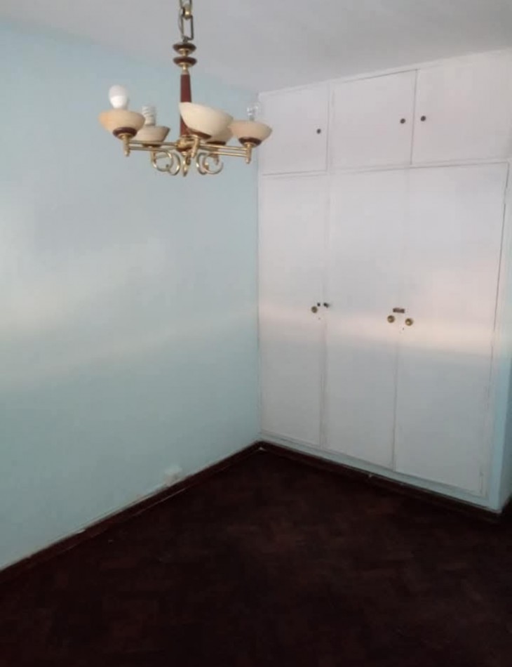 C/ San Martin 862 -.Depto. Grande de 3 Dormitorios + Dependencia c/ Balcon 