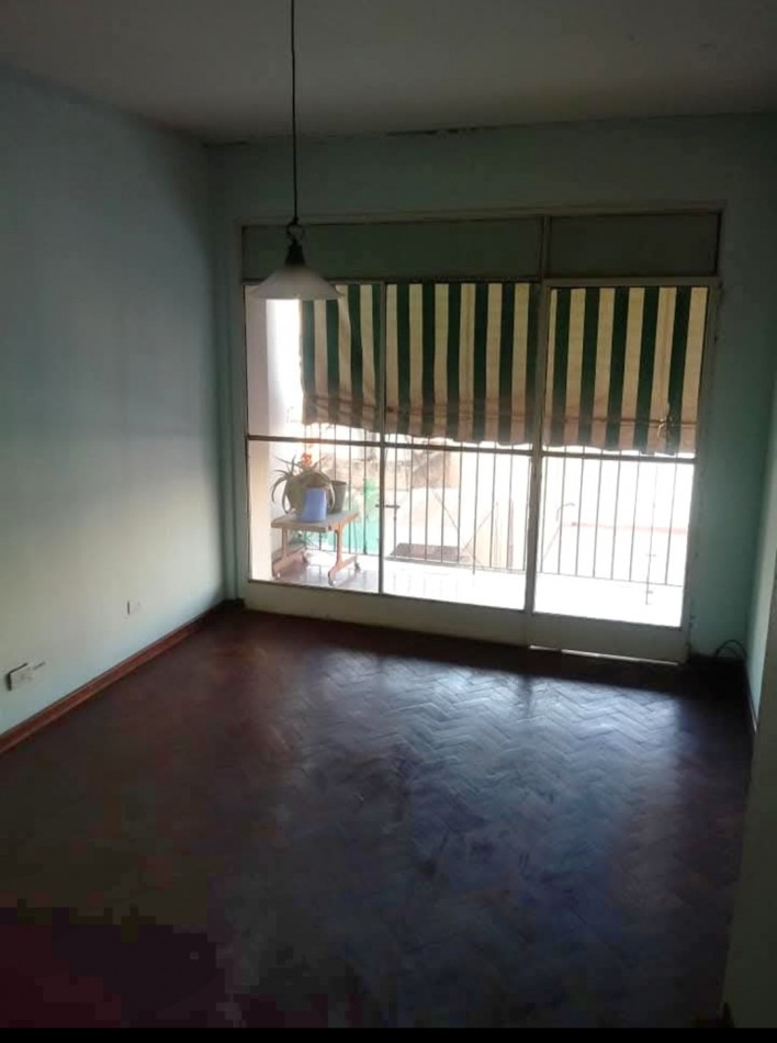 C/ San Martin 862 -.Depto. Grande de 3 Dormitorios + Dependencia c/ Balcon 