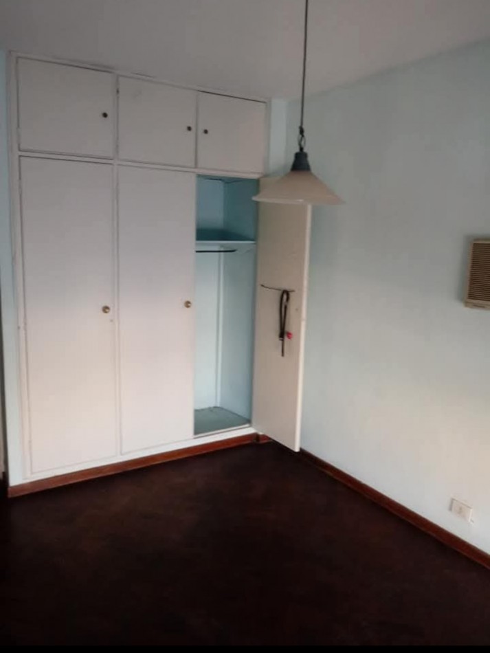 C/ San Martin 862 -.Depto. Grande de 3 Dormitorios + Dependencia c/ Balcon 