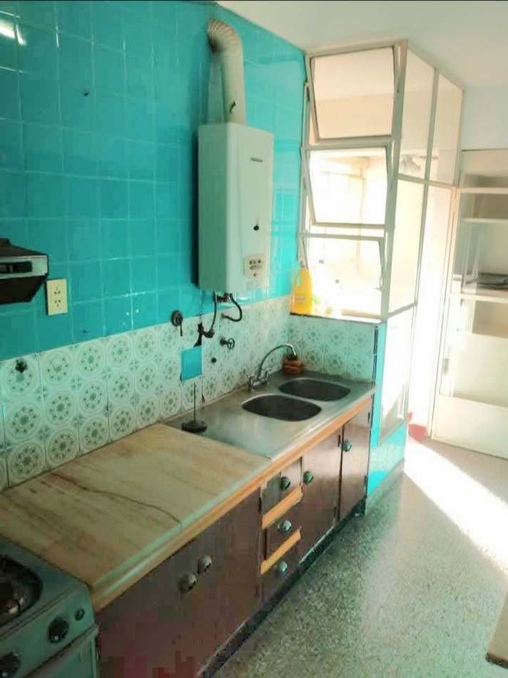 C/ San Martin 862 -.Depto. Grande de 3 Dormitorios + Dependencia c/ Balcon 