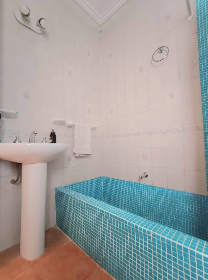 B° sur - Las Piedras al 100 - Duplex de 2D +Patio +Cochera
