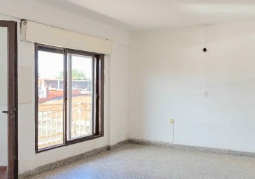 Depto. 4D a Refaccionar c/ Balcon y terraza propia - Florida al 400 (Villa Alem)