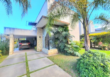 B° Privado la Cañadita- Casa Esquina de 4D + Cochera+ Fondo c/ Pileta - APTA CREDITO HIPOTECARIO!!