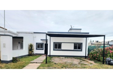 Los Nogales Plaza- Casa de 3D + Cochera + Fondo