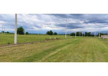 Monteros - Altos Los Alamos- Terreno de 361 m2 Central