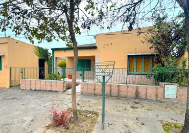 Aguilares - APTA CREDITO!! Casa de 2 Dormitorios + Local c/ Fondo terreno de 12 x 42