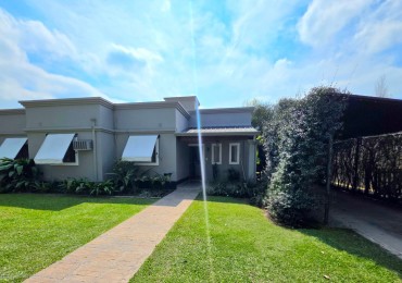 B° Privado Lomas de Yerba Buena- Casa de 3 Dormitorios + Oficina Terreno Central de 1070 m2